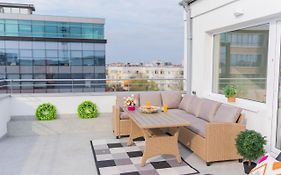 Penthouse With Huge Rooftop Terrace & City View